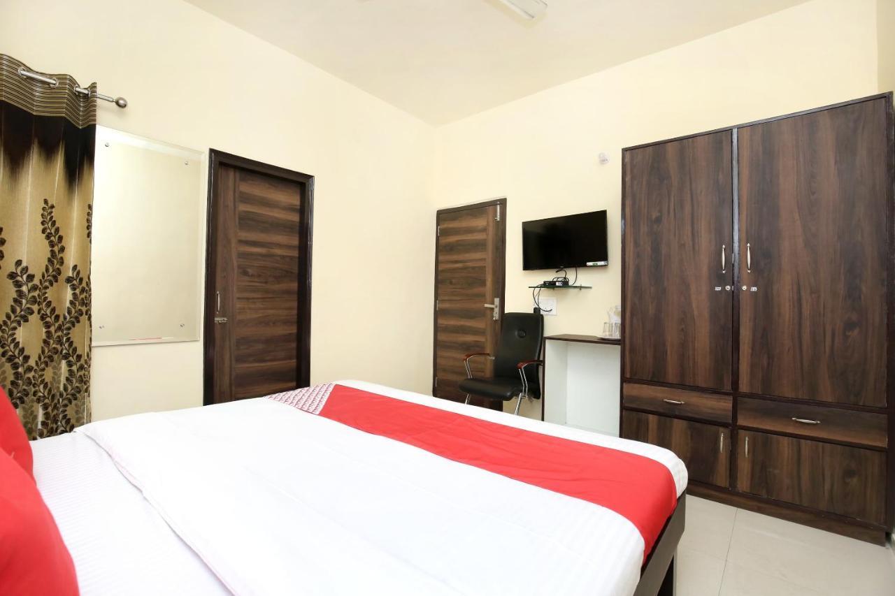 Oyo 16126 Aanantham Hotel Ludhiana Exterior photo